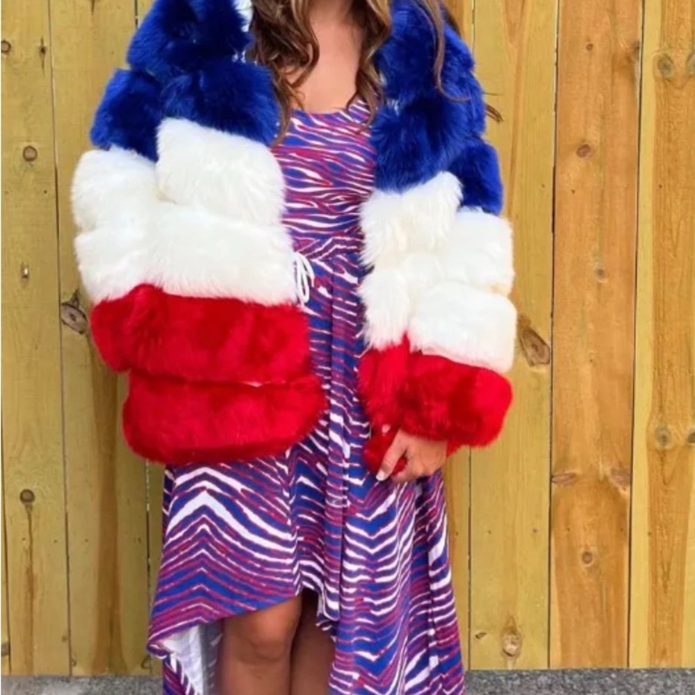 Cruella de Bills Faux Fur Coat         Unisex